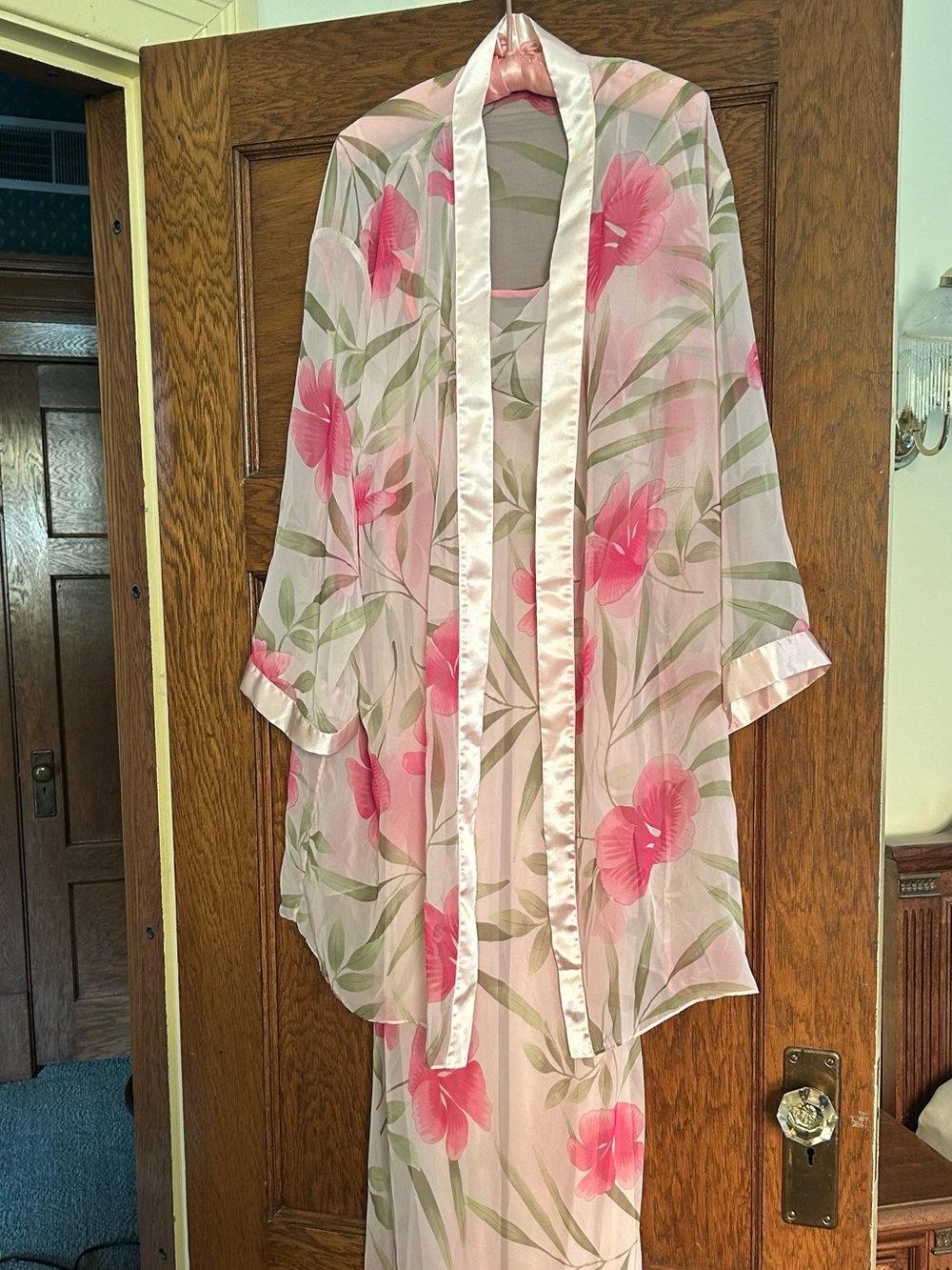 Valerie Stevens 2 Piece Robe and Chemise Nightgown One-Shoulder Pink Floral